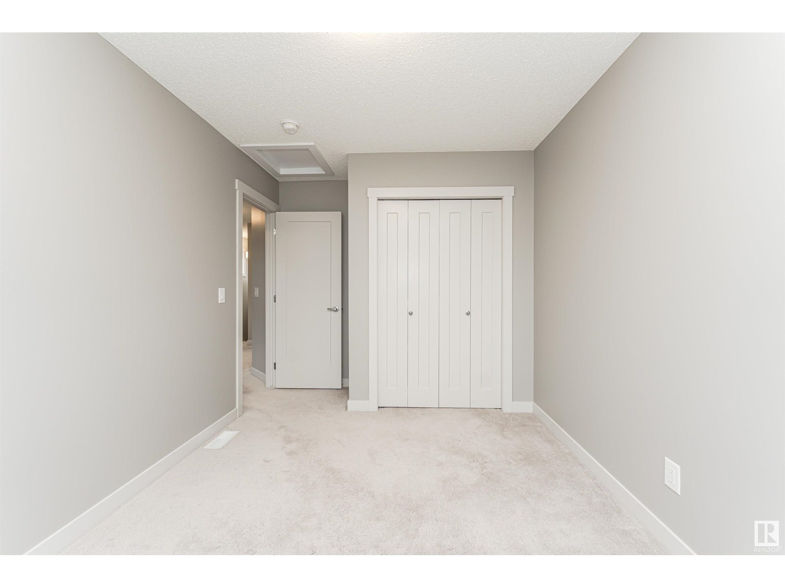 Photo 23 of 13 2121 Haddow Dr Nw, Edmonton AB