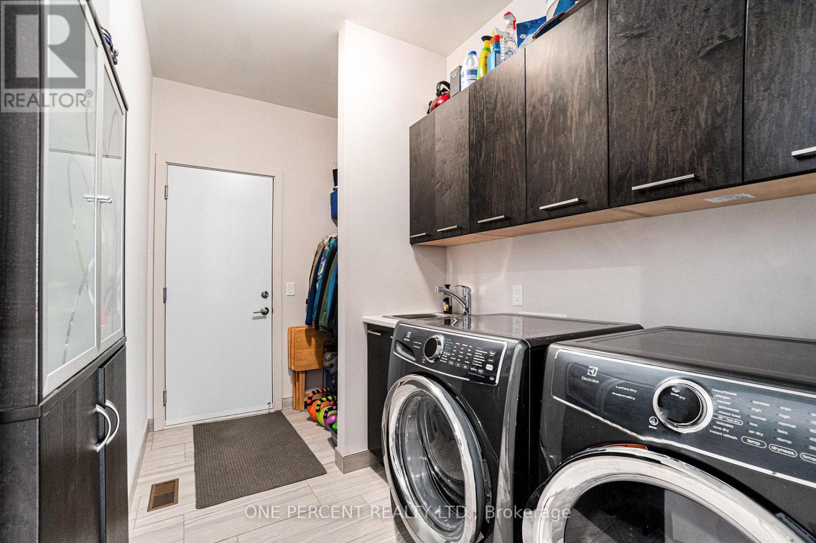 Photo 14 of 123 Pathfinder Way, Ottawa ON