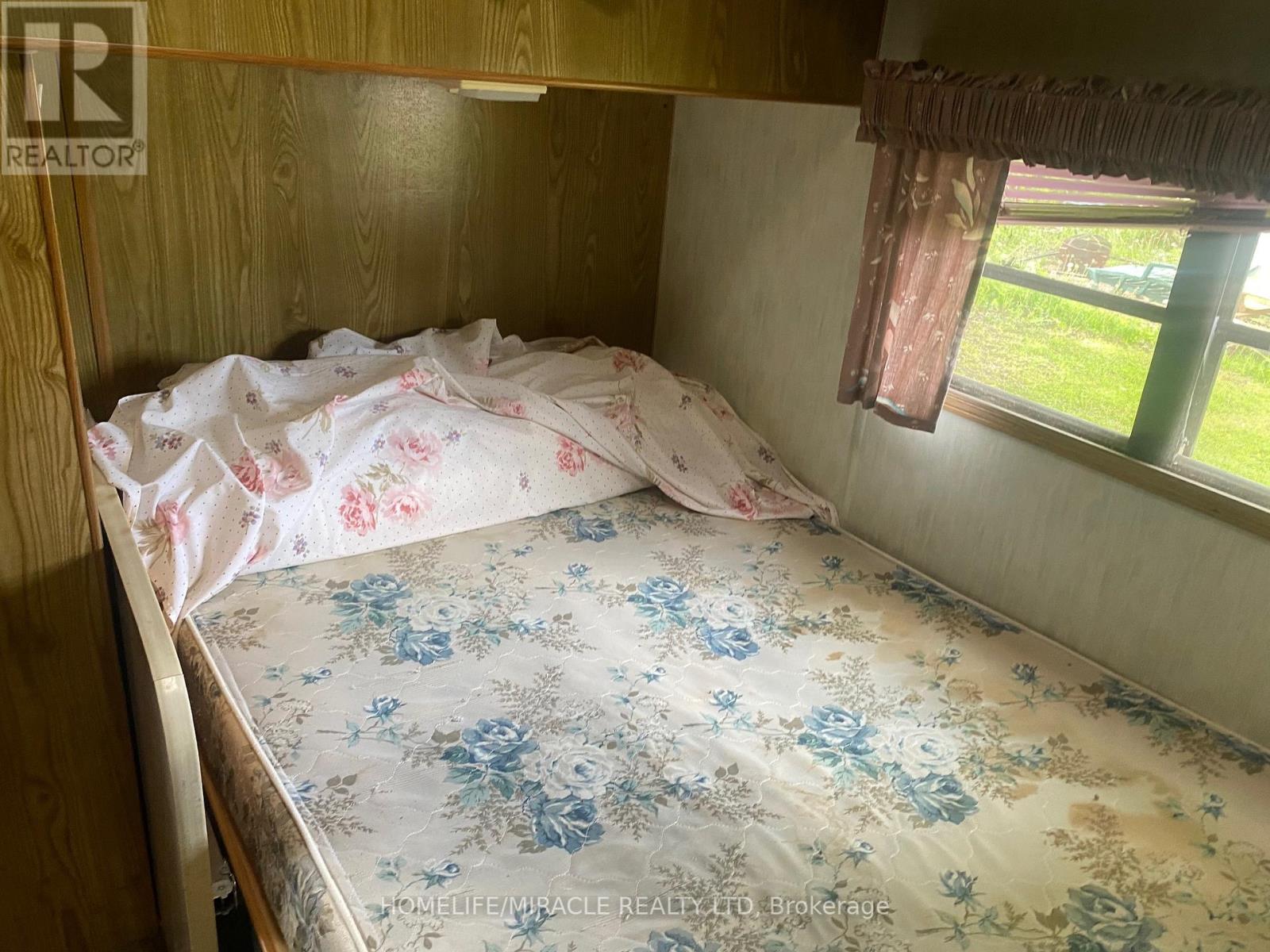 #1 & 2 211 DUNNETTE LANDING ROAD - 30