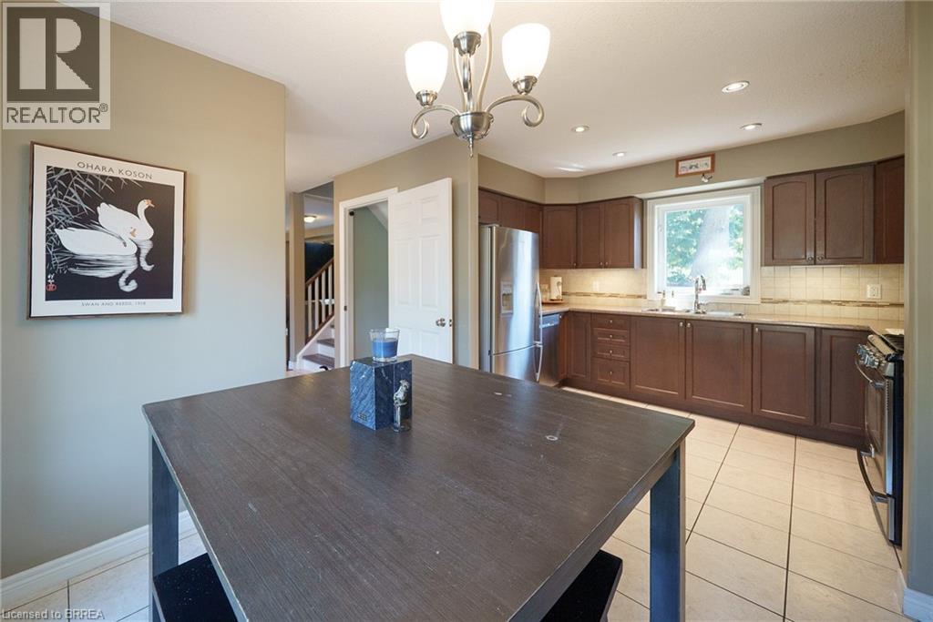 Photo 12 of 23 Park Road S, Brantford ON