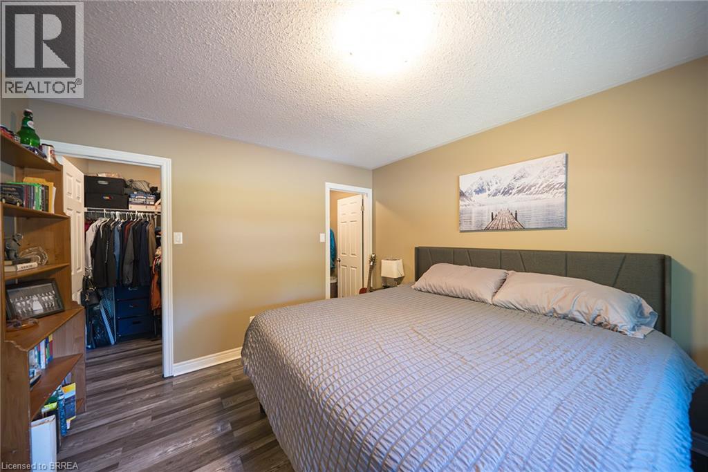 Photo 17 of 23 Park Road S, Brantford ON