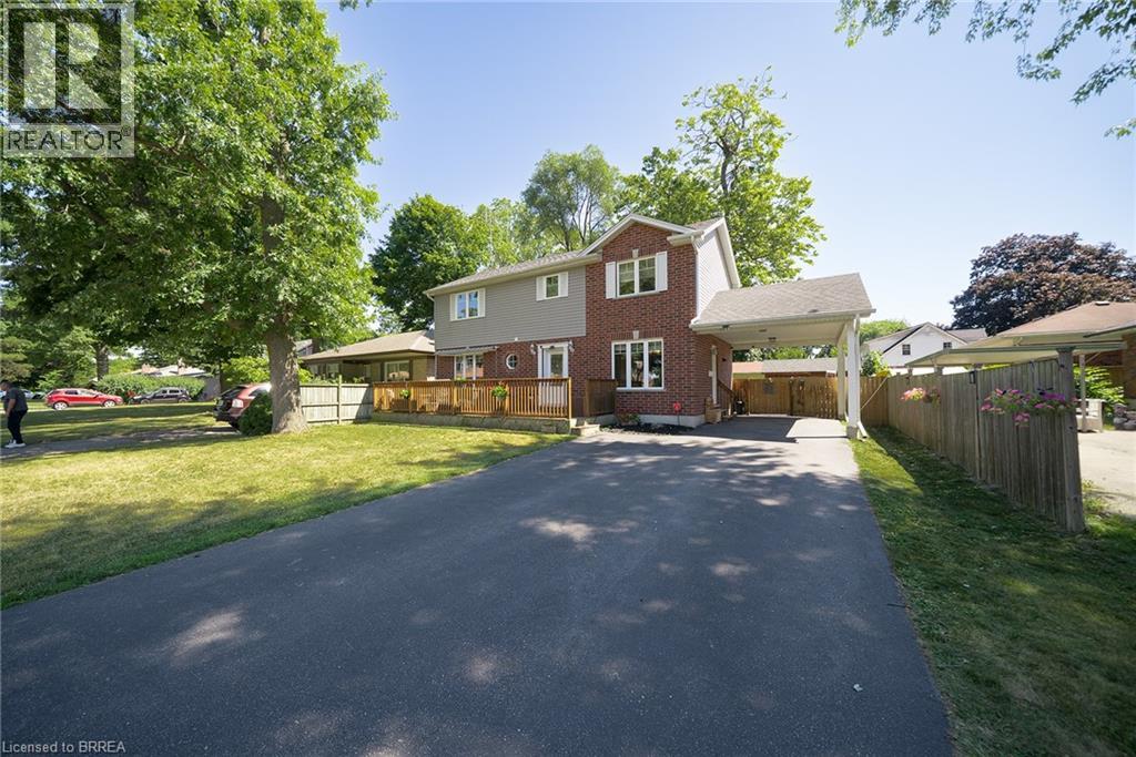 Photo 2 of 23 Park Road S, Brantford ON