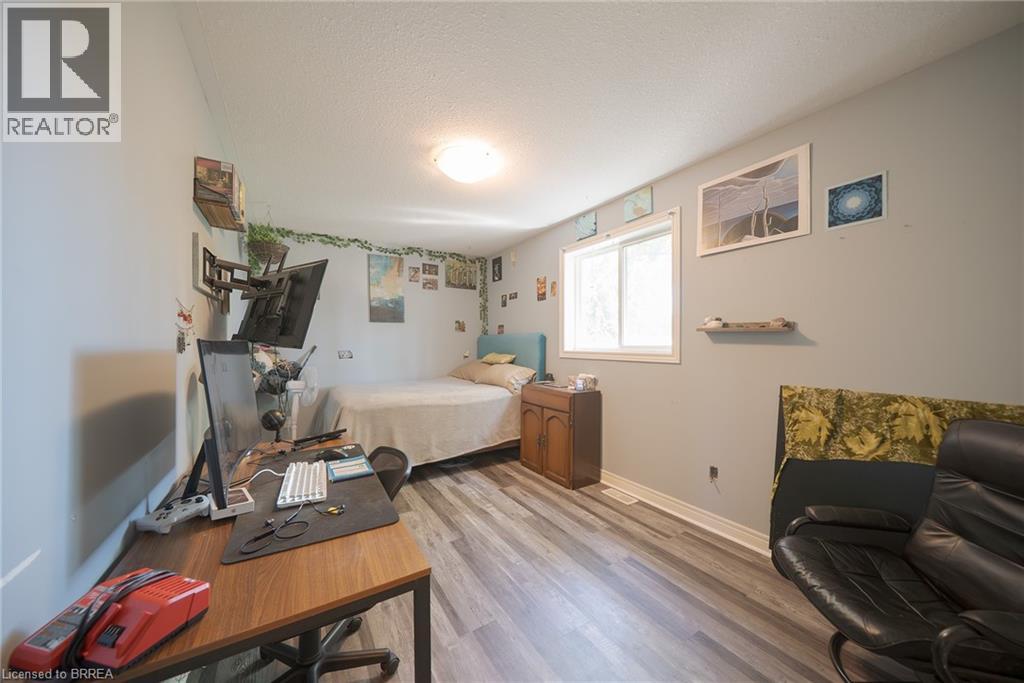 Photo 23 of 23 Park Road S, Brantford ON