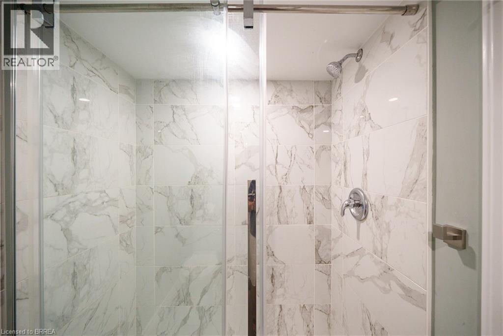 Photo 26 of 23 Park Road S, Brantford ON