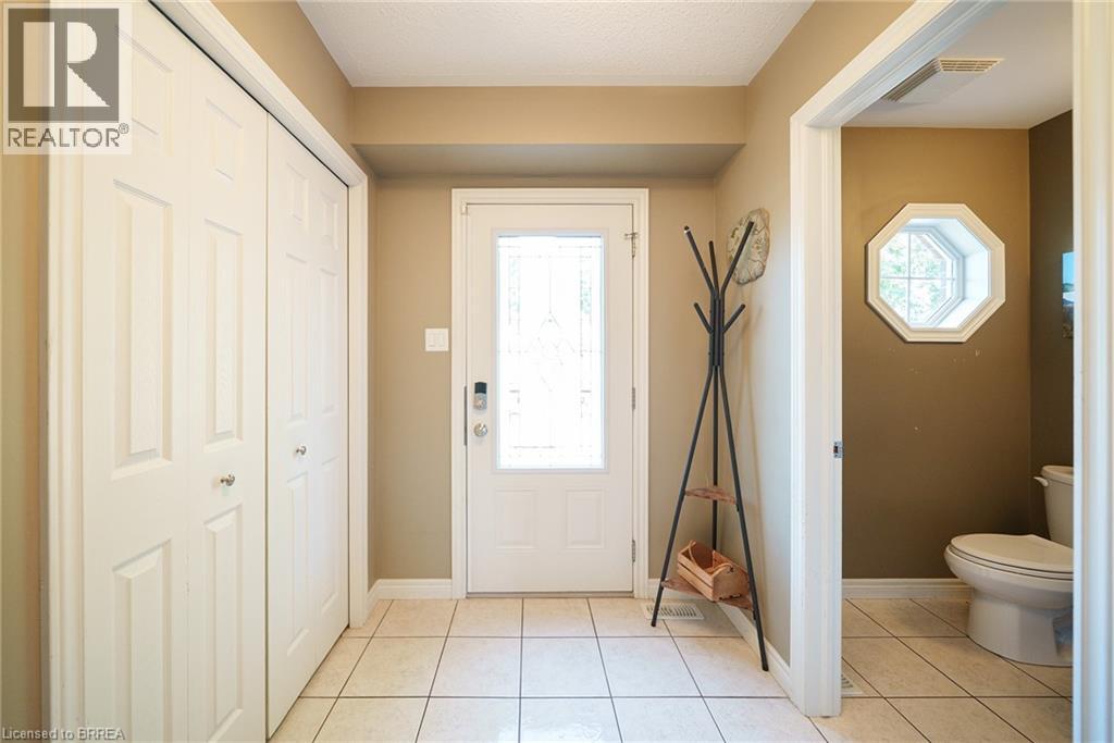 Photo 5 of 23 Park Road S, Brantford ON