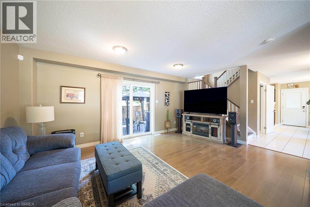 Photo 9 of 23 Park Road S, Brantford ON