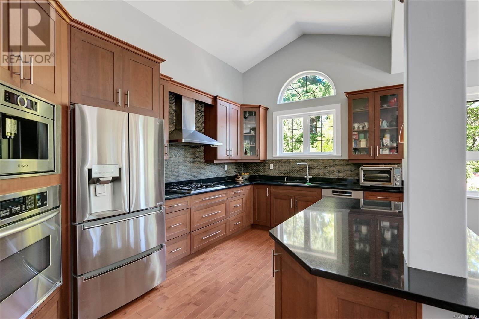 6799 Jedora Dr, Central Saanich