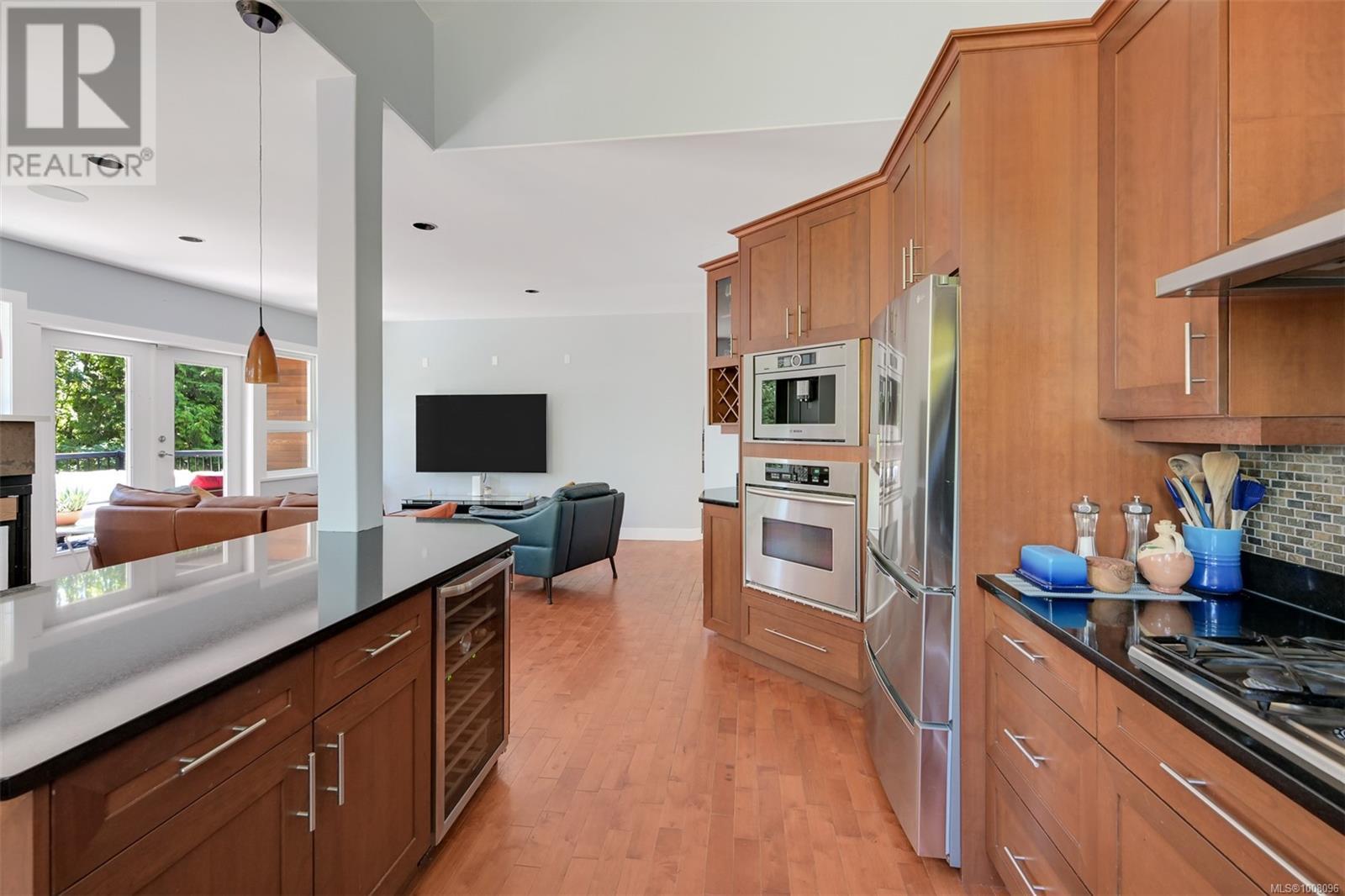 6799 Jedora Dr, Central Saanich