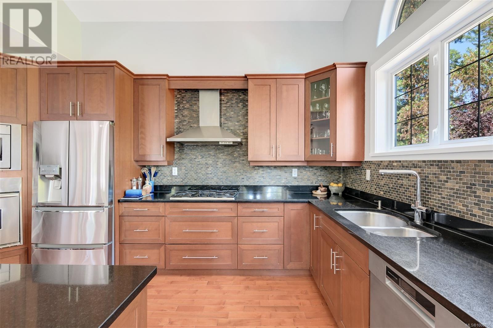 6799 Jedora Dr, Central Saanich