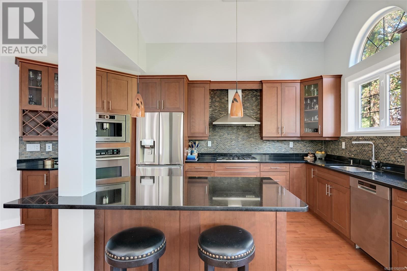 6799 Jedora Dr, Central Saanich