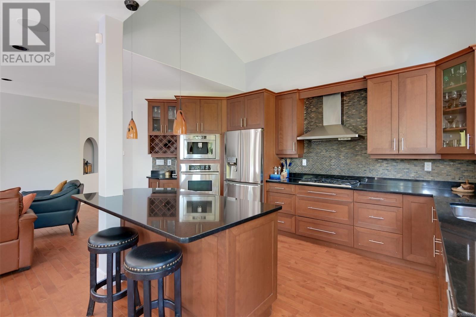 6799 Jedora Dr, Central Saanich