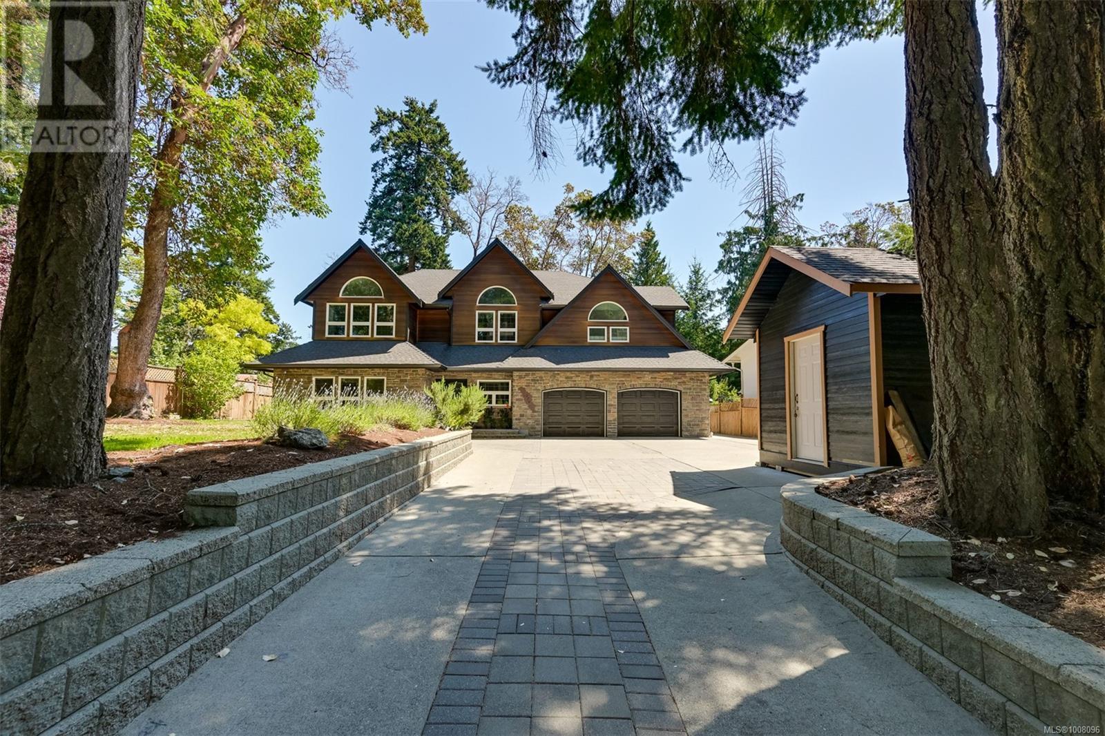 6799 Jedora Dr, Central Saanich