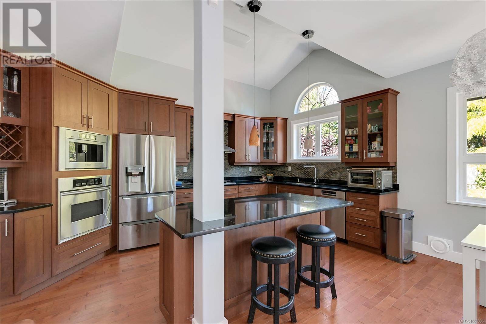 6799 Jedora Dr, Central Saanich