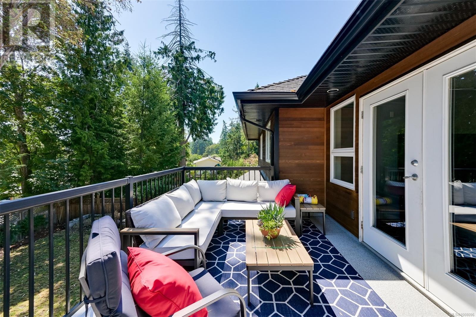 6799 Jedora Dr, Central Saanich