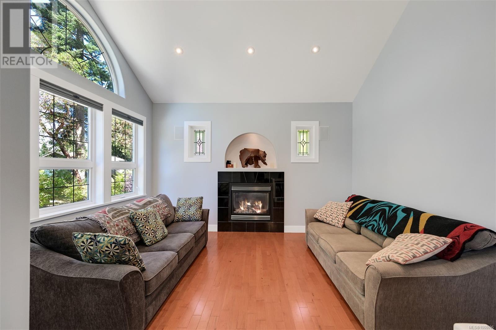 6799 Jedora Dr, Central Saanich