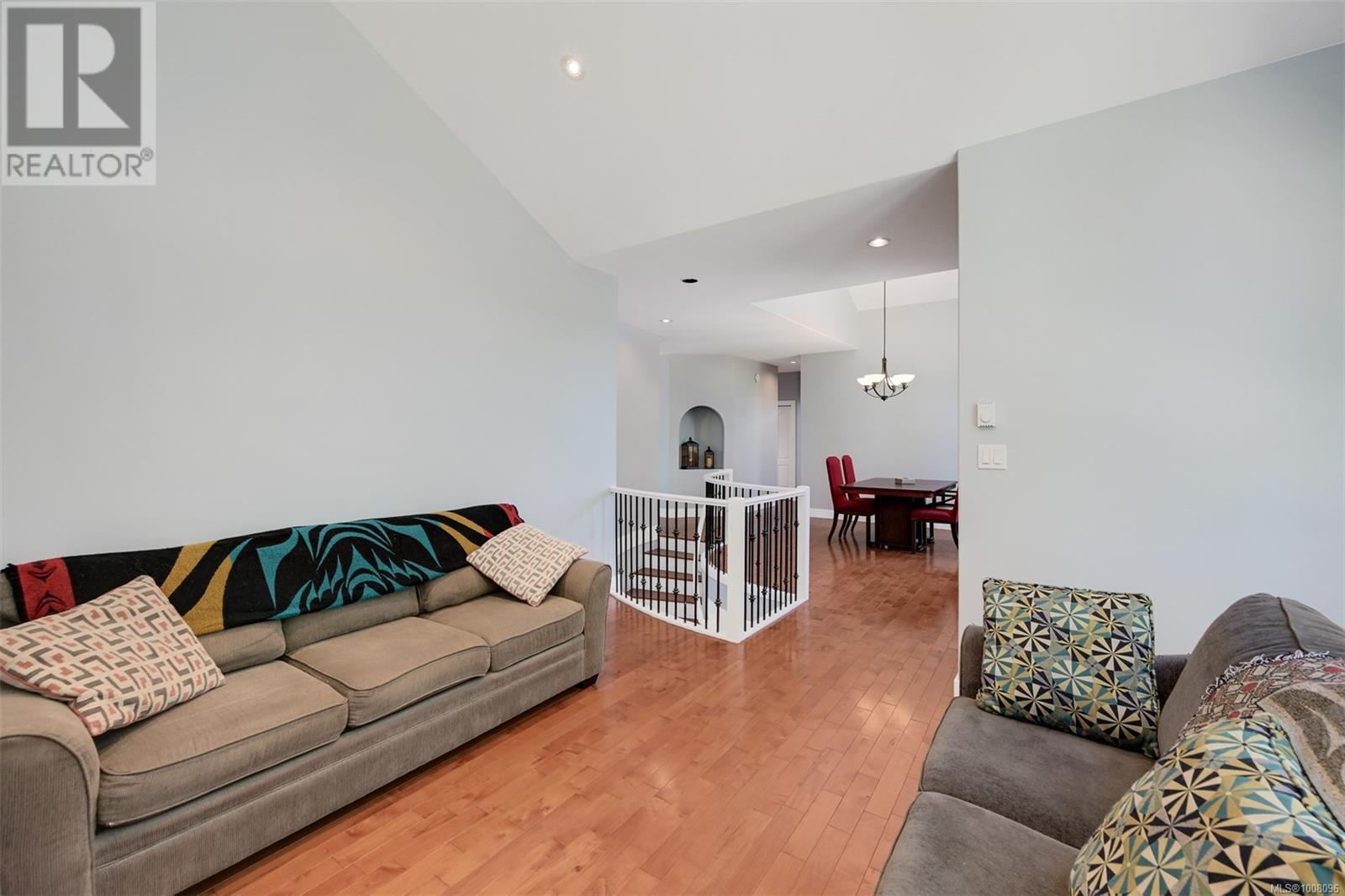6799 Jedora Dr, Central Saanich
