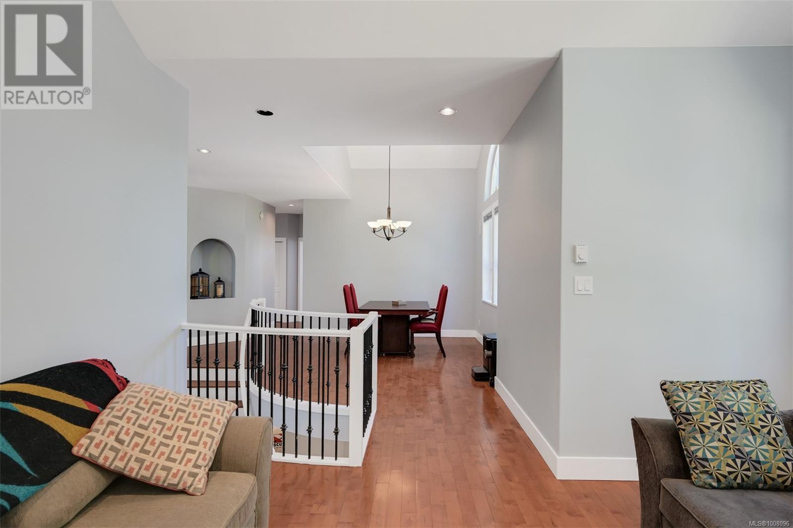 6799 Jedora Dr, Central Saanich