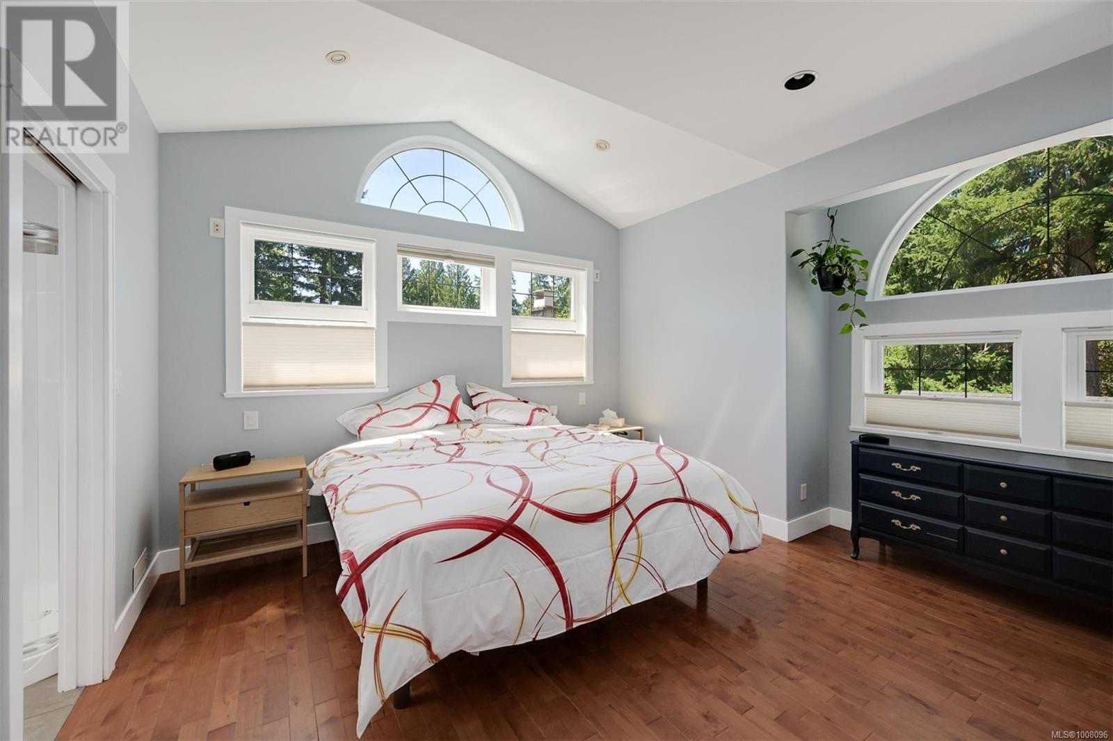 6799 Jedora Dr, Central Saanich