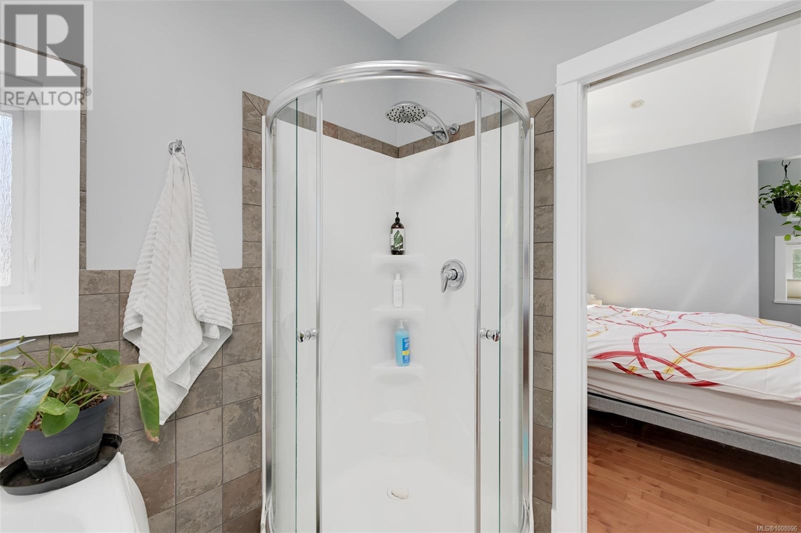 6799 Jedora Dr, Central Saanich