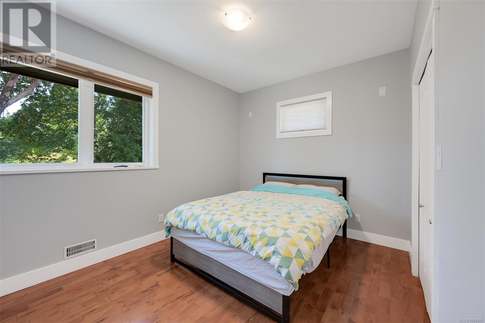 6799 Jedora Dr, Central Saanich