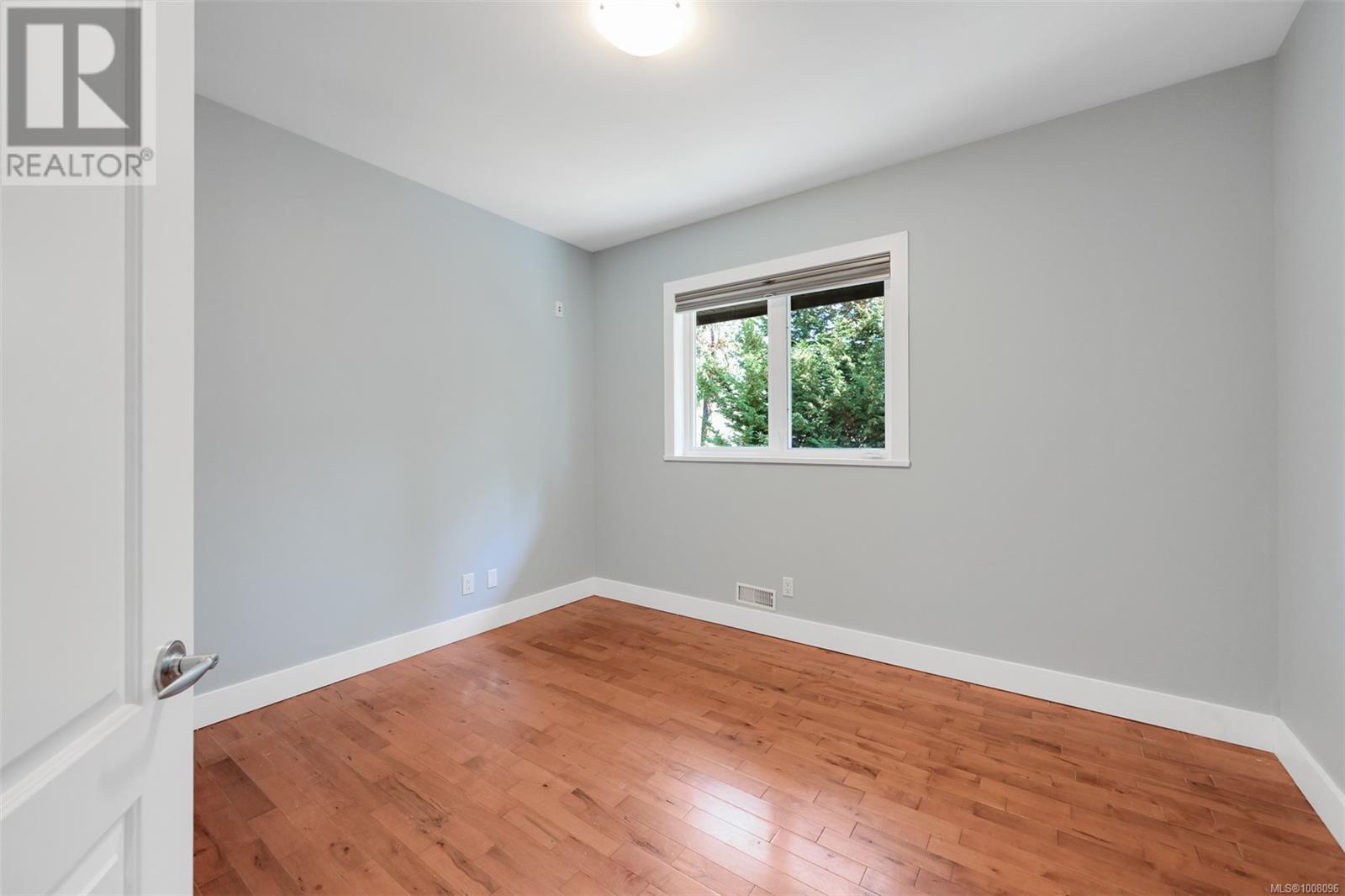 6799 Jedora Dr, Central Saanich