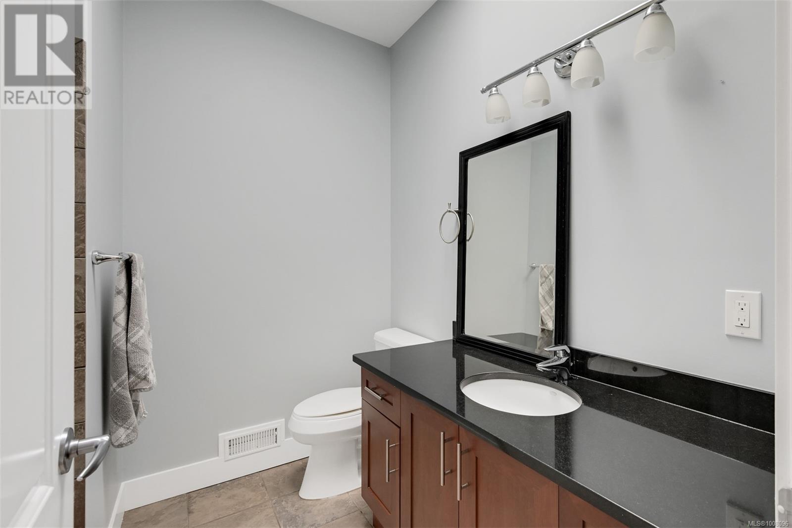 6799 Jedora Dr, Central Saanich