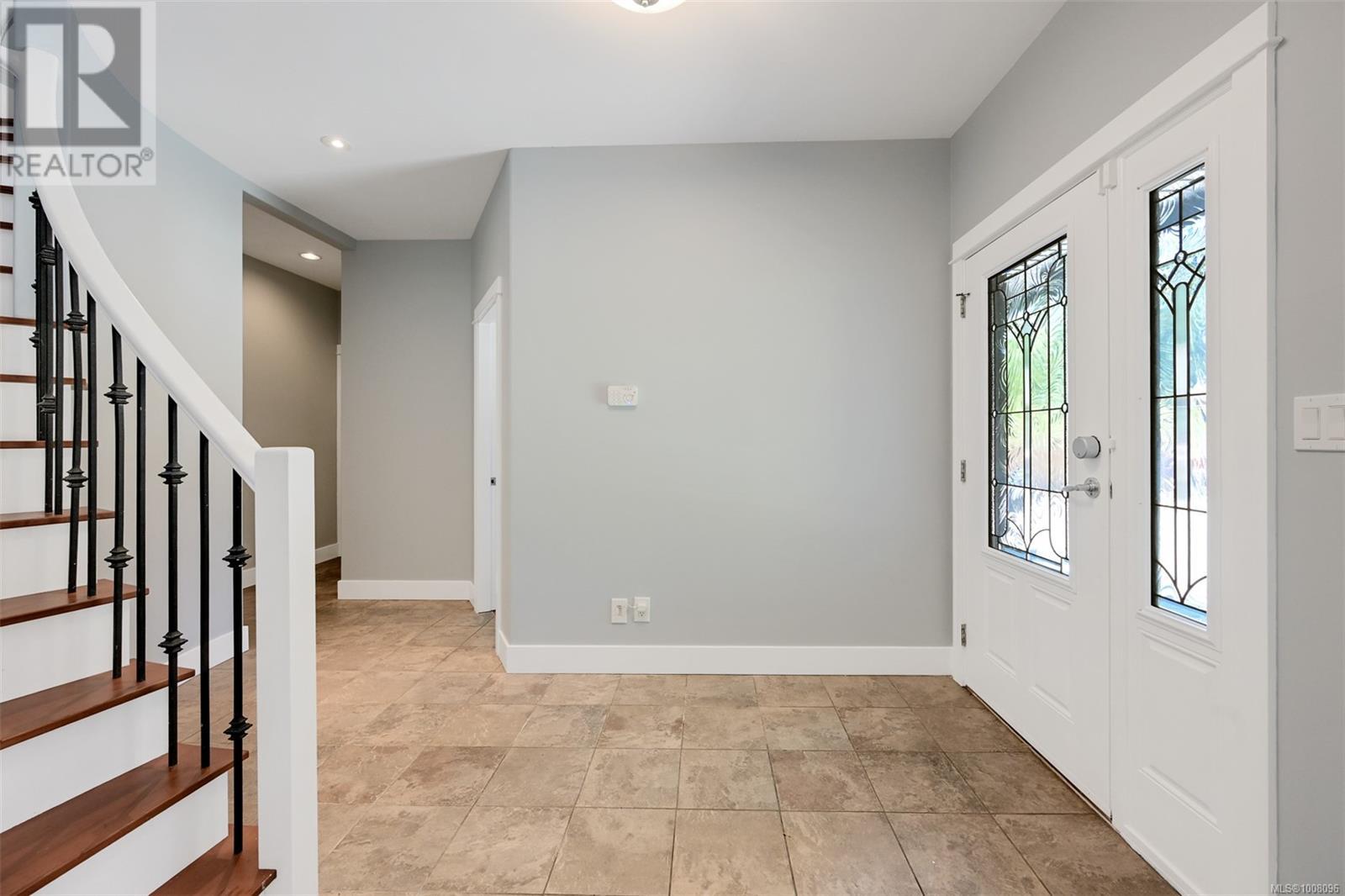 6799 Jedora Dr, Central Saanich