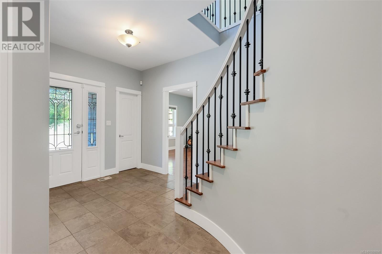 6799 Jedora Dr, Central Saanich
