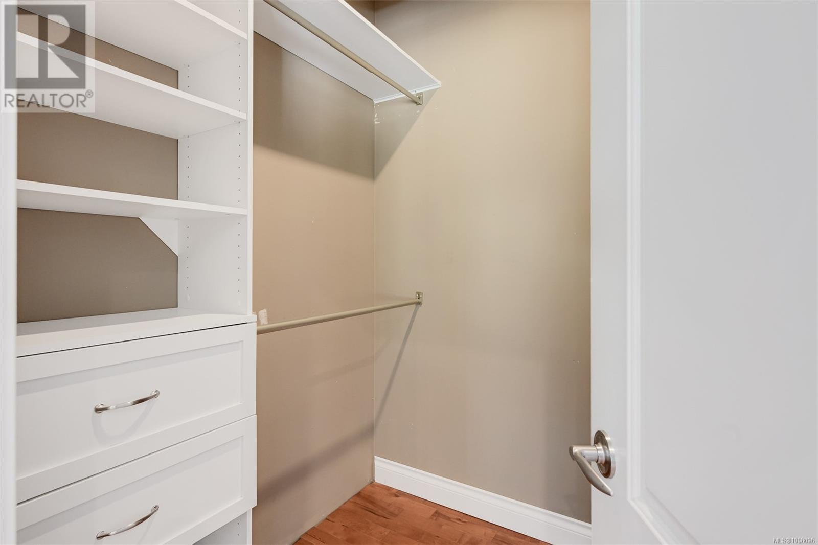 6799 Jedora Dr, Central Saanich