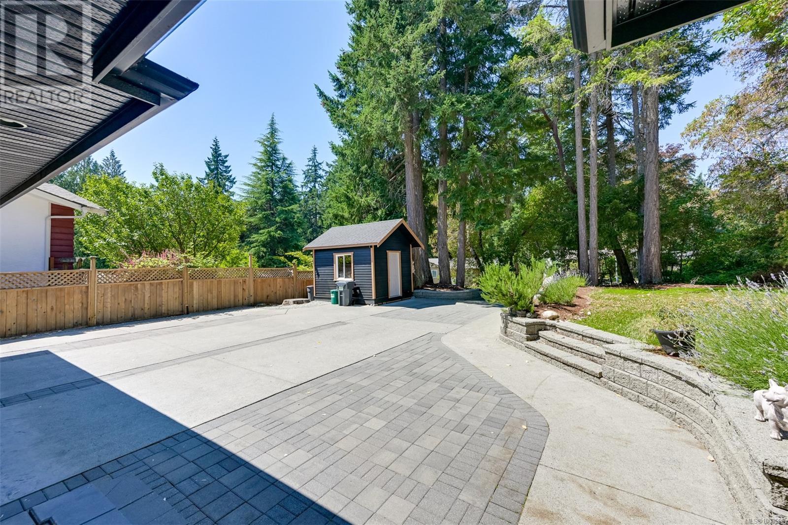 6799 Jedora Dr, Central Saanich