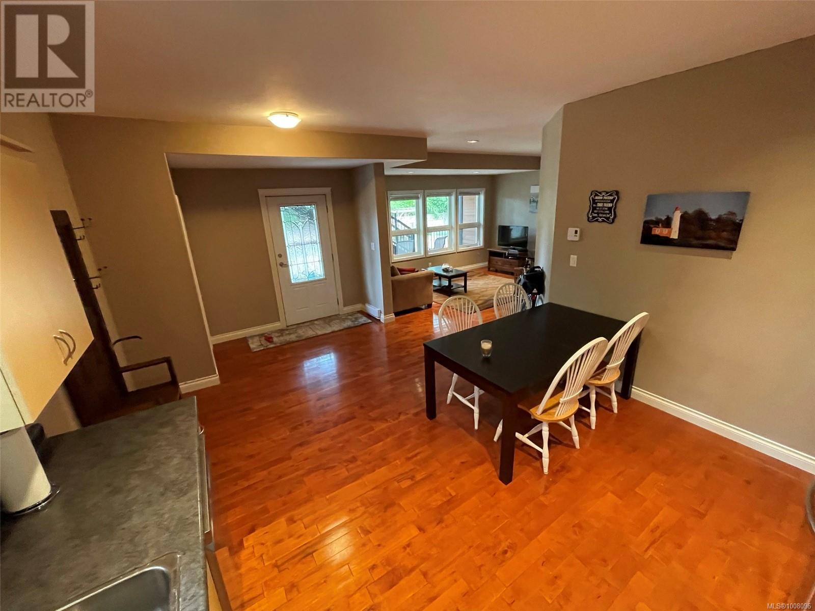 6799 Jedora Dr, Central Saanich