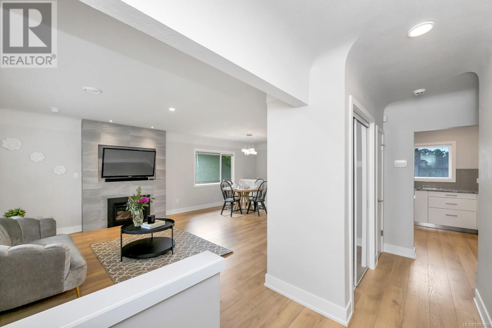 Photo 21 of 1045 Nicholson St, Saanich BC