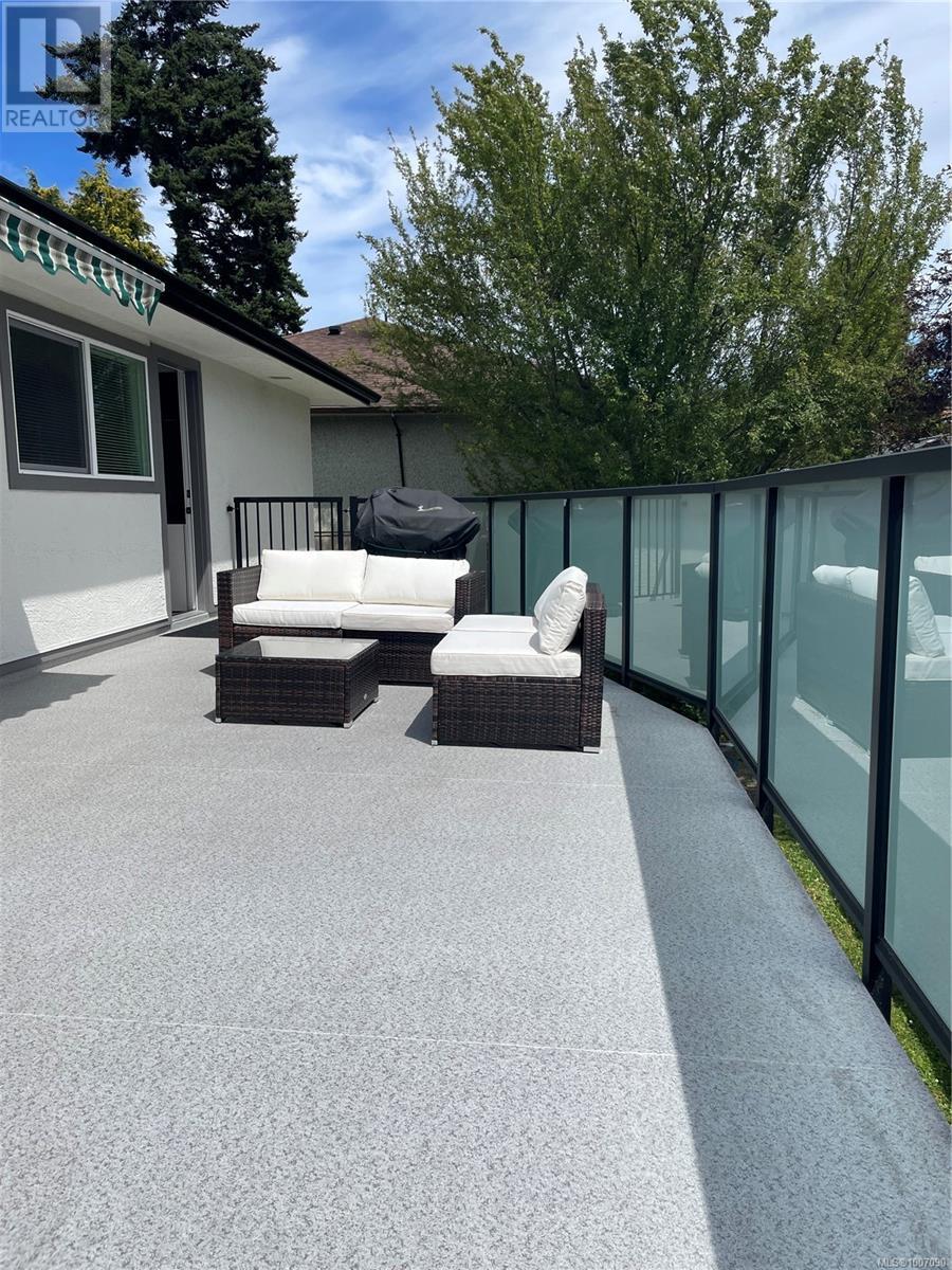 Photo 53 of 1045 Nicholson St, Saanich BC