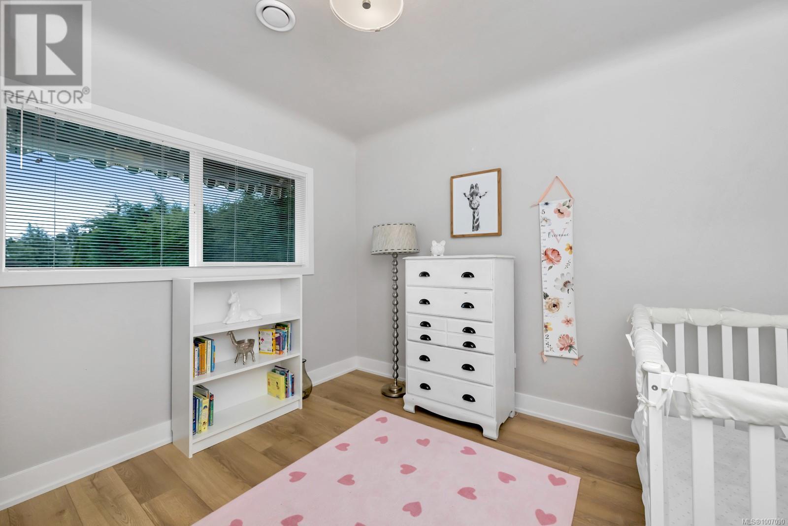 Photo 15 of 1045 Nicholson St, Saanich BC