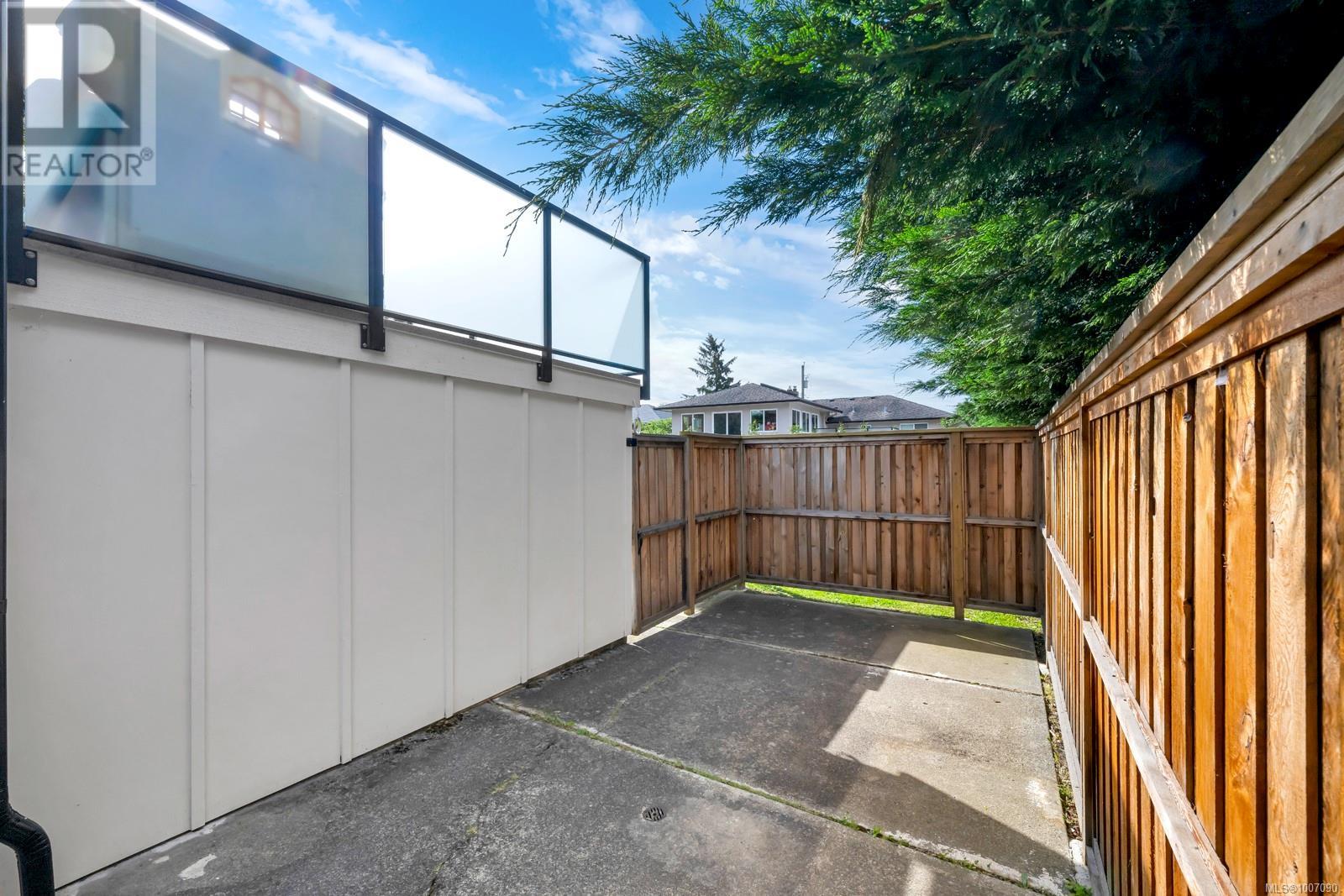 Photo 46 of 1045 Nicholson St, Saanich BC
