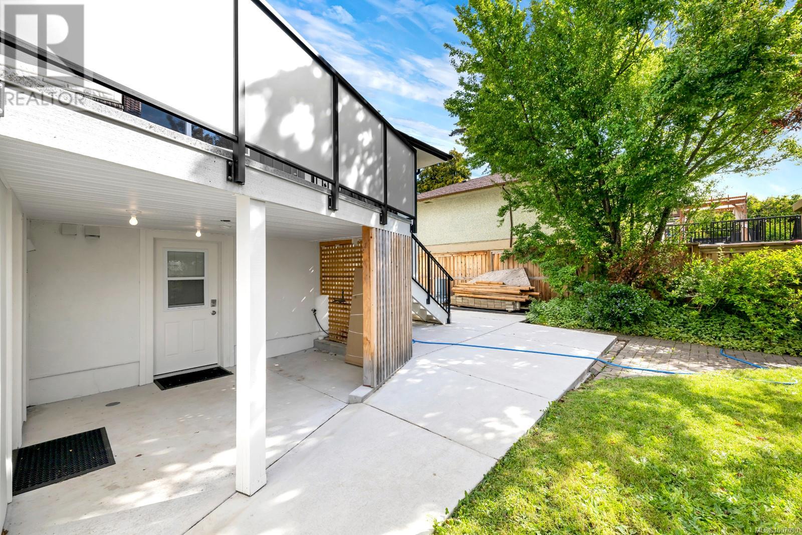 Photo 45 of 1045 Nicholson St, Saanich BC