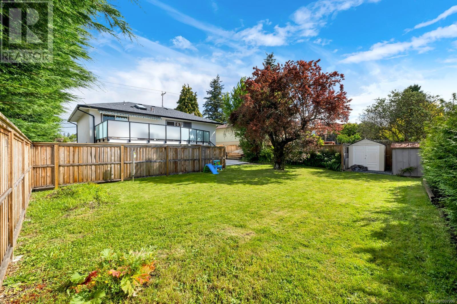 Photo 43 of 1045 Nicholson St, Saanich BC