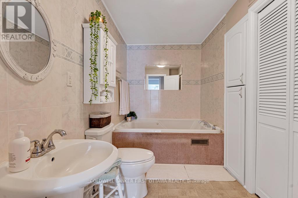 Photo 18 of 160 Mcveety Road, Drummond North Elmsley ON
