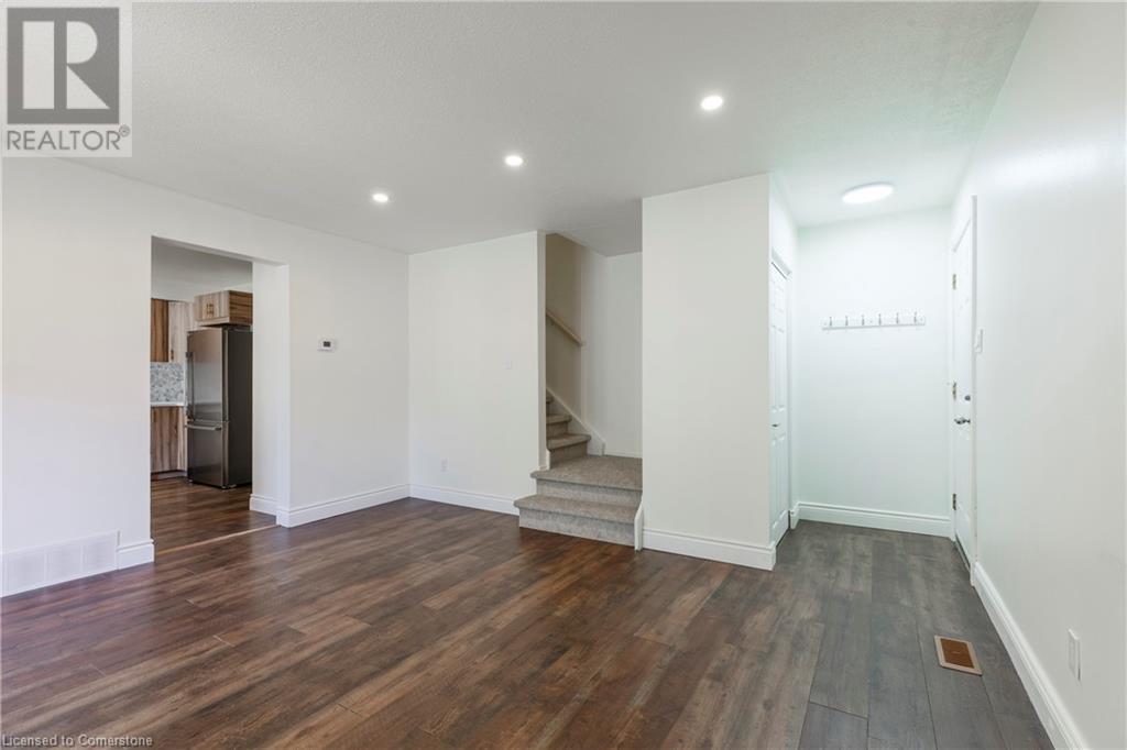 Photo 11 of 618 Francis Road, Burlington ON