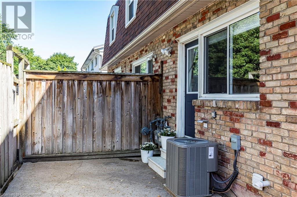 Photo 33 of 618 Francis Road, Burlington ON