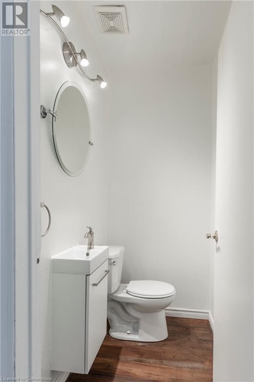 Photo 4 of 618 Francis Road, Burlington ON