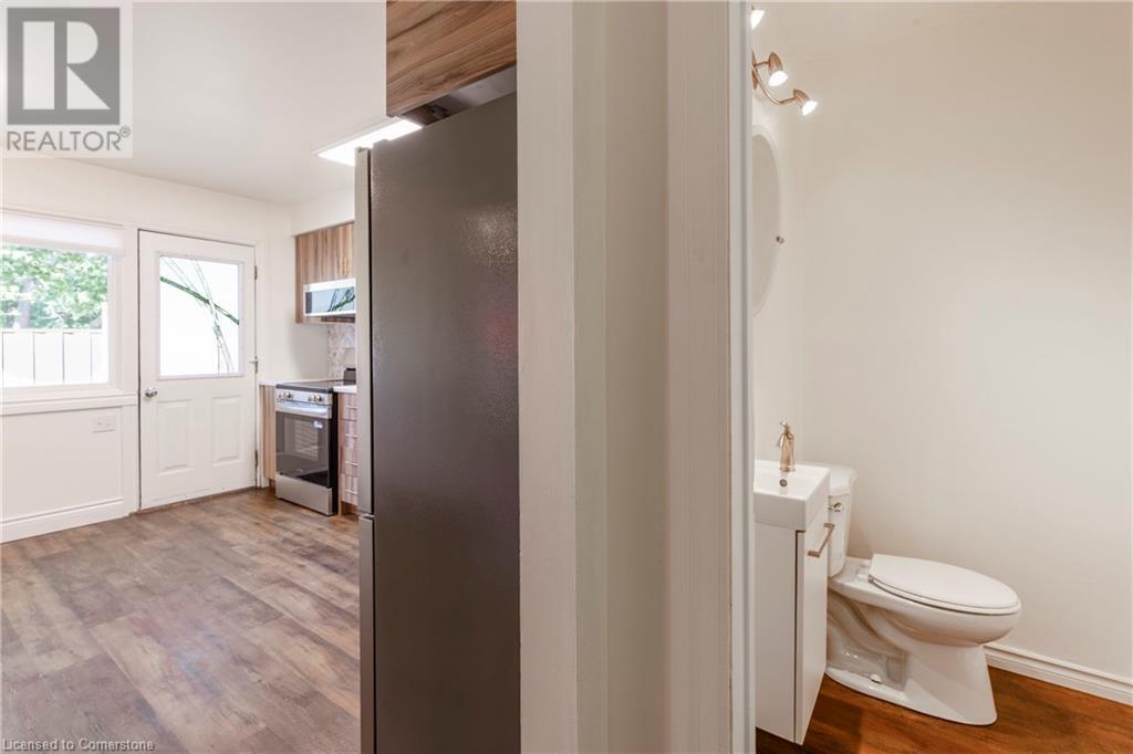 Photo 5 of 618 Francis Road, Burlington ON