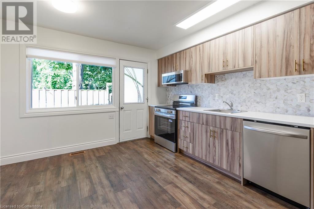 Photo 6 of 618 Francis Road, Burlington ON