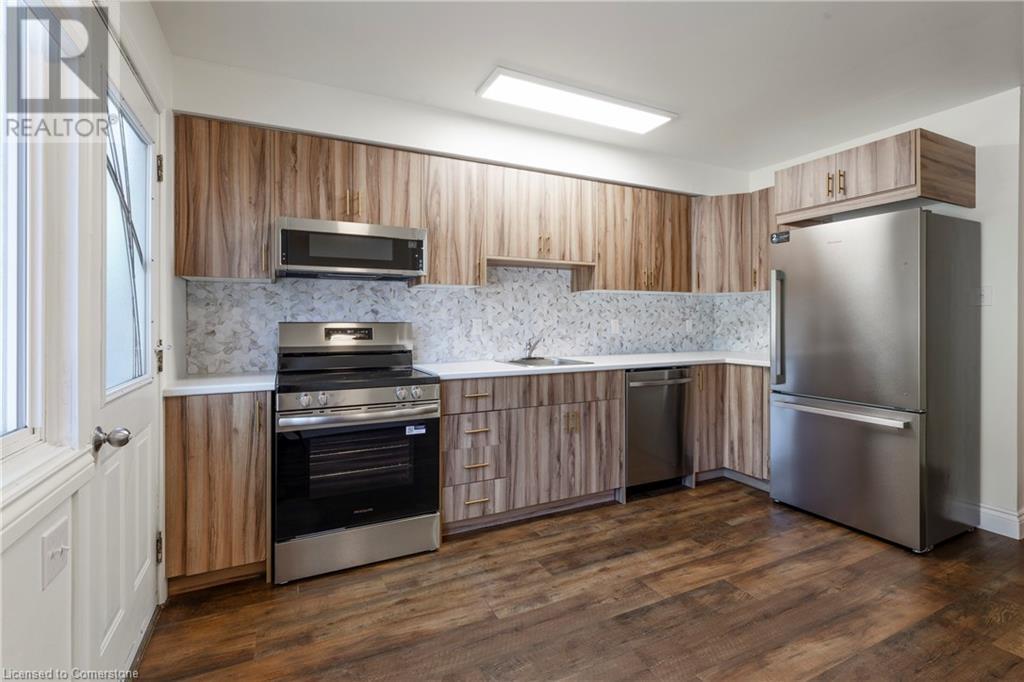 Photo 8 of 618 Francis Road, Burlington ON