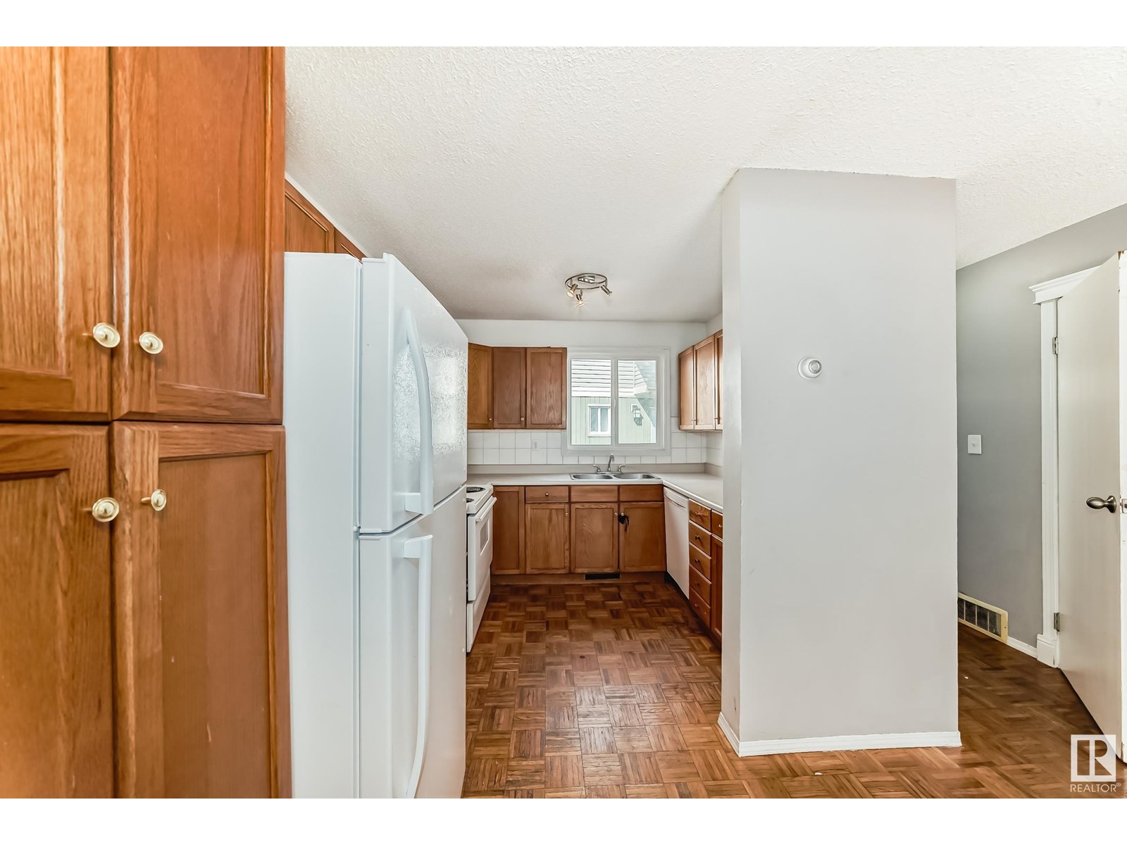 Photo 35 of 8217 182 St Nw, Edmonton AB