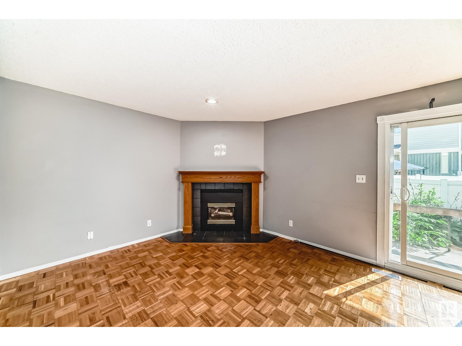 Photo 5 of 8217 182 St Nw, Edmonton AB
