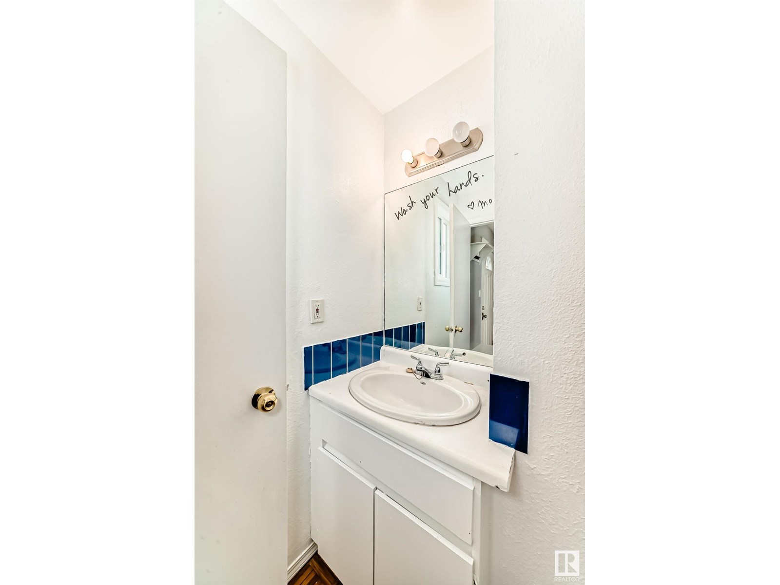 Photo 13 of 8217 182 St Nw, Edmonton AB