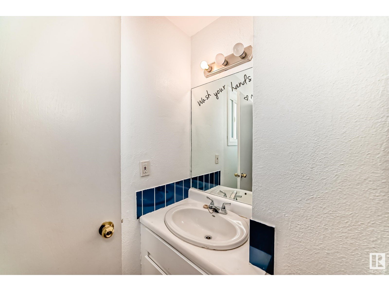 Photo 3 of 8217 182 St Nw, Edmonton AB