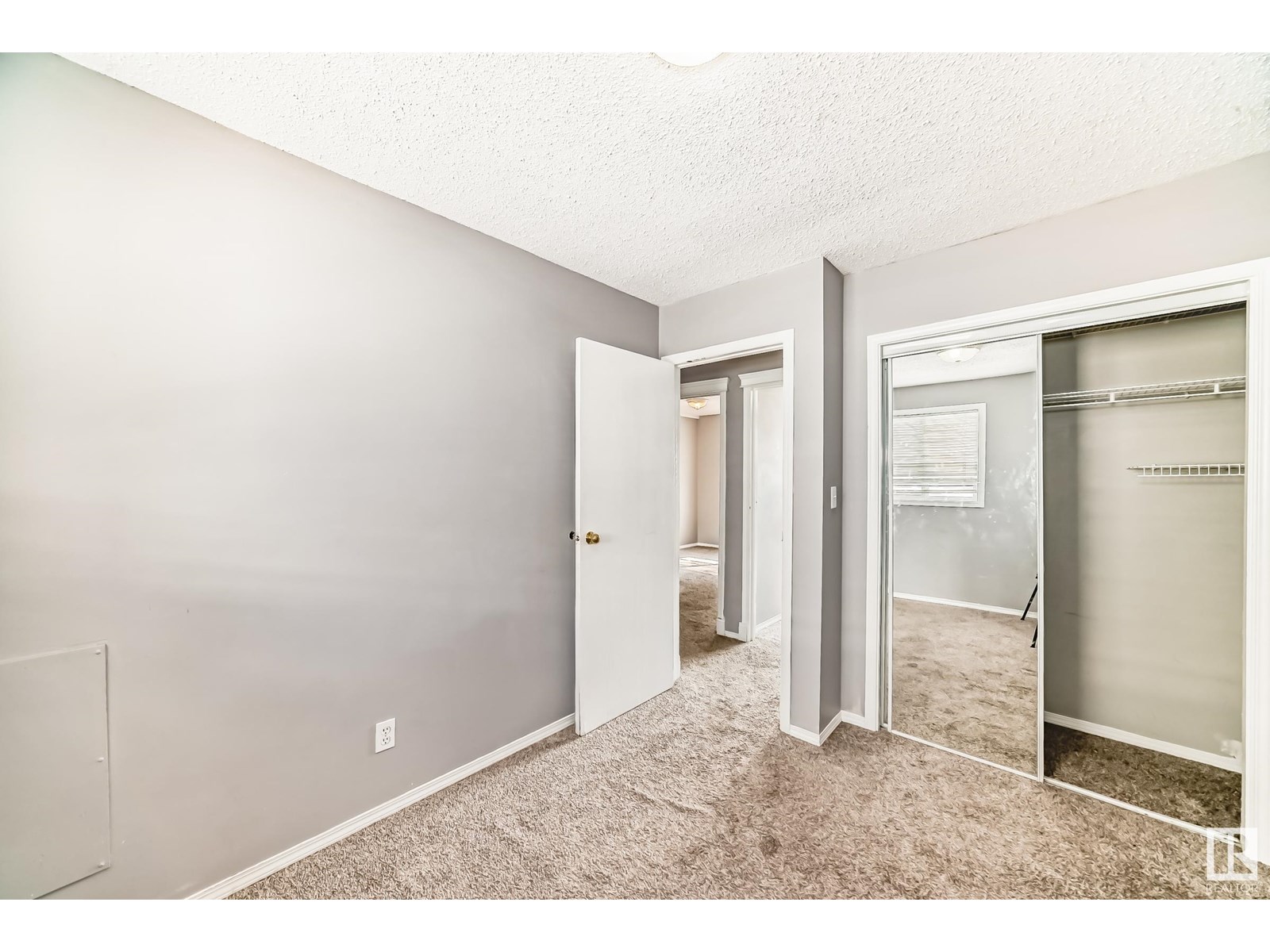 Photo 4 of 8217 182 St Nw, Edmonton AB