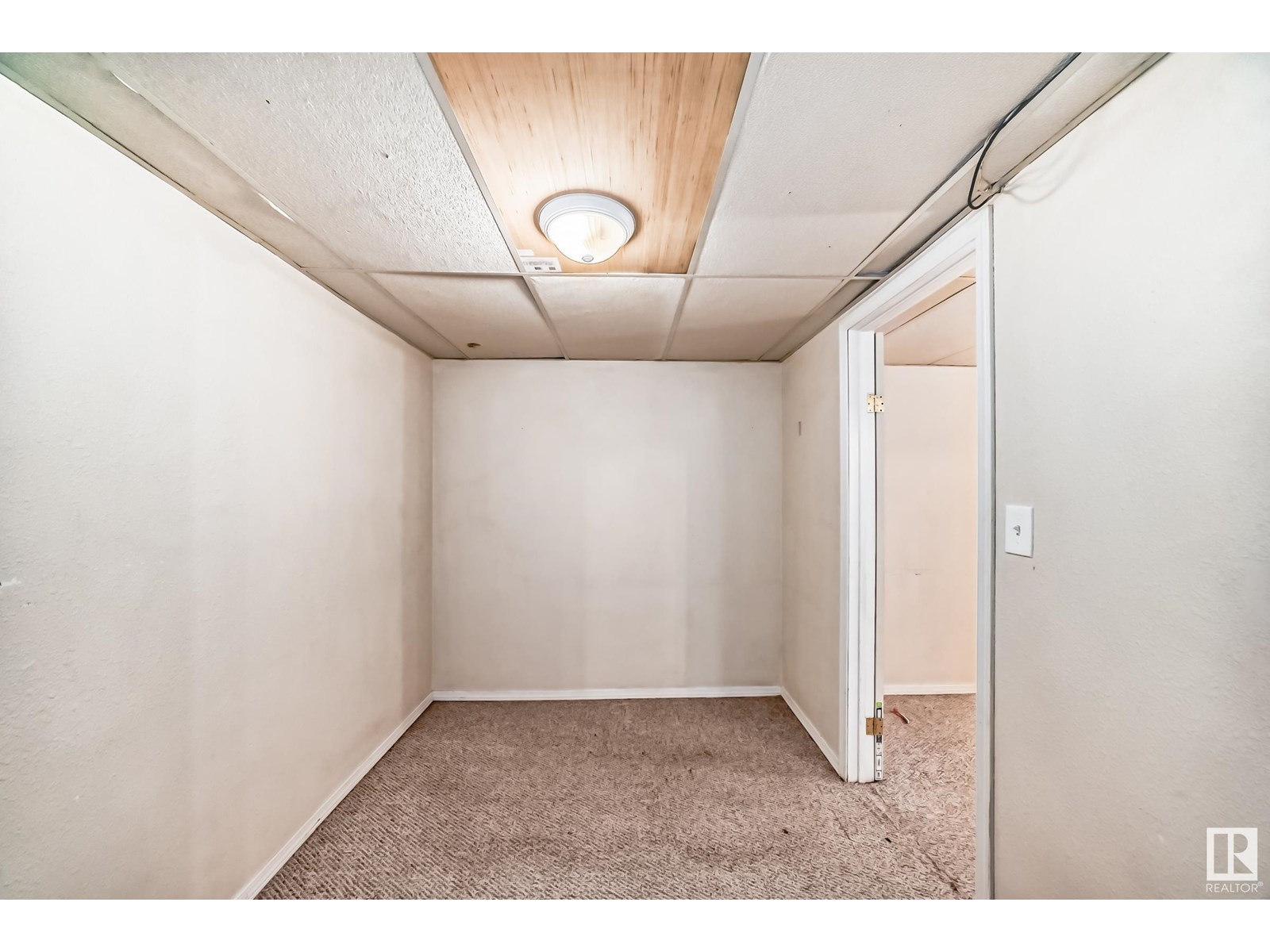 Photo 32 of 8217 182 St Nw, Edmonton AB